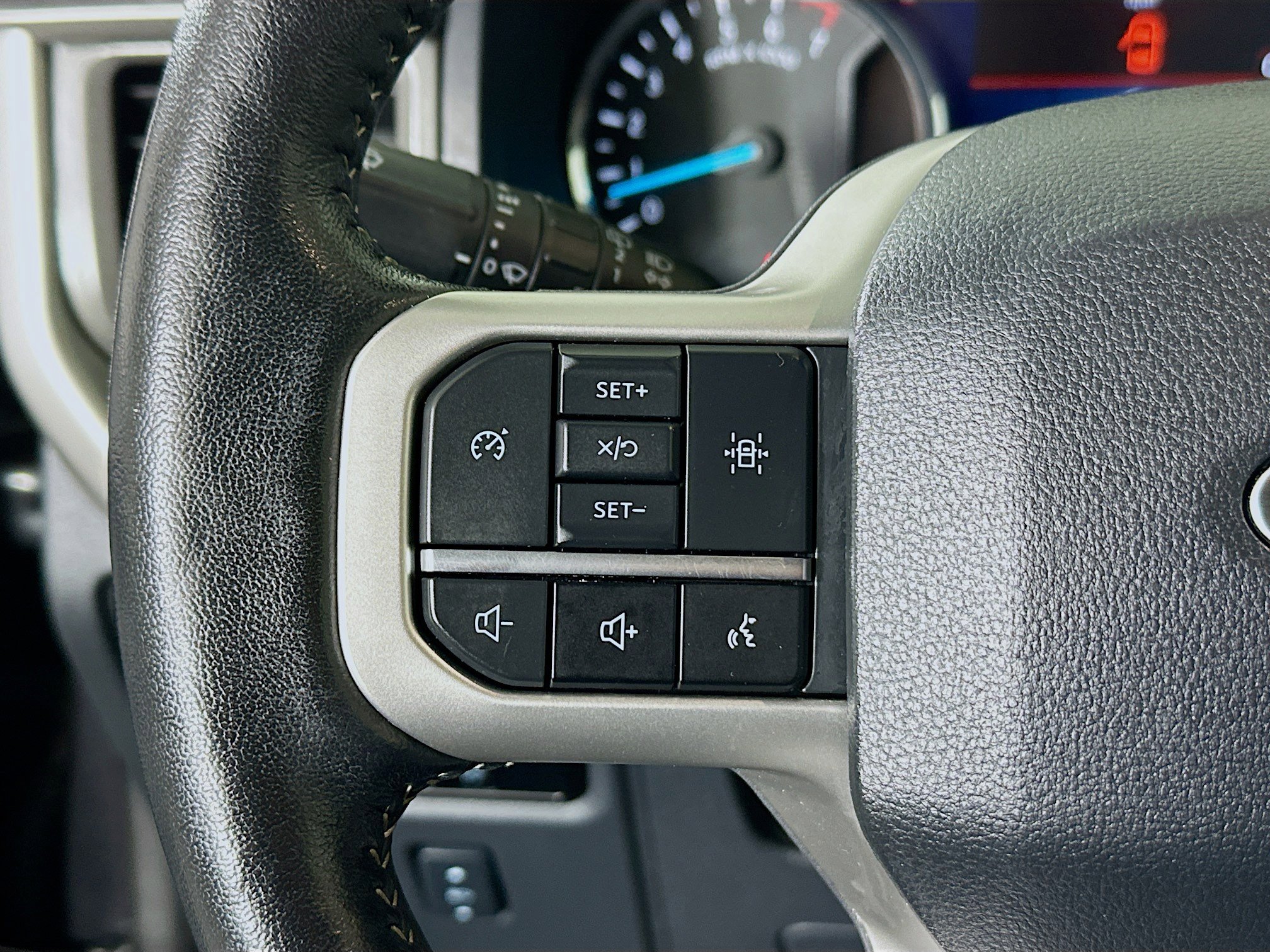 Used 2024 Ford Expedition Max XLT image 16