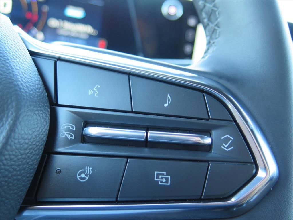 Used 2025 Chevrolet Equinox ACTIV w/ Safety and Technology Package image 13