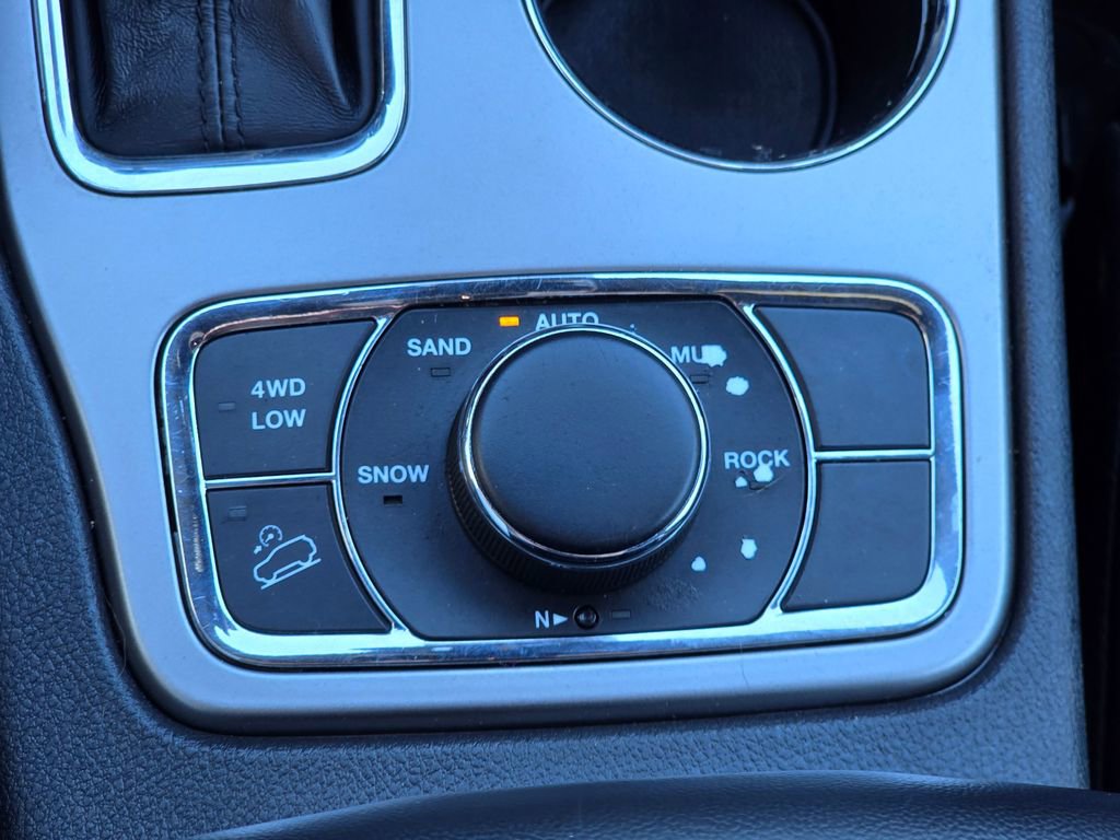 Used 2020 Jeep Grand Cherokee Laredo w/ Quick Order Package 2BN North image 40