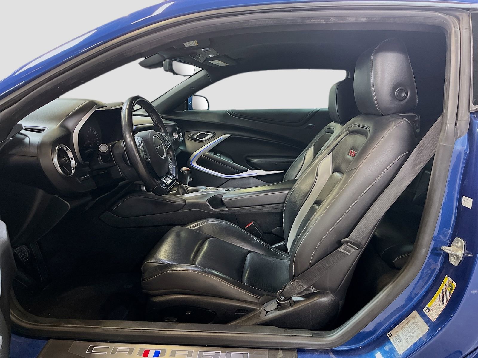 Used 2019 Chevrolet Camaro SS RWD image 21