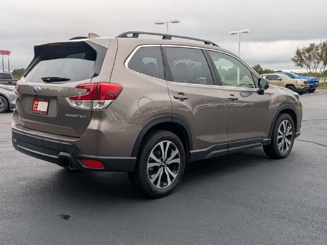 Used 2022 Subaru Forester Limited AWD/4WD image 3