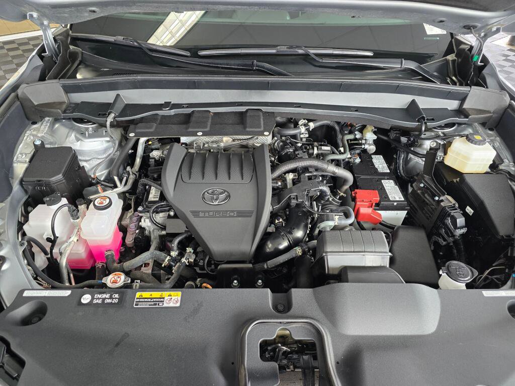 Used 2025 Toyota Grand Highlander AWD image 9