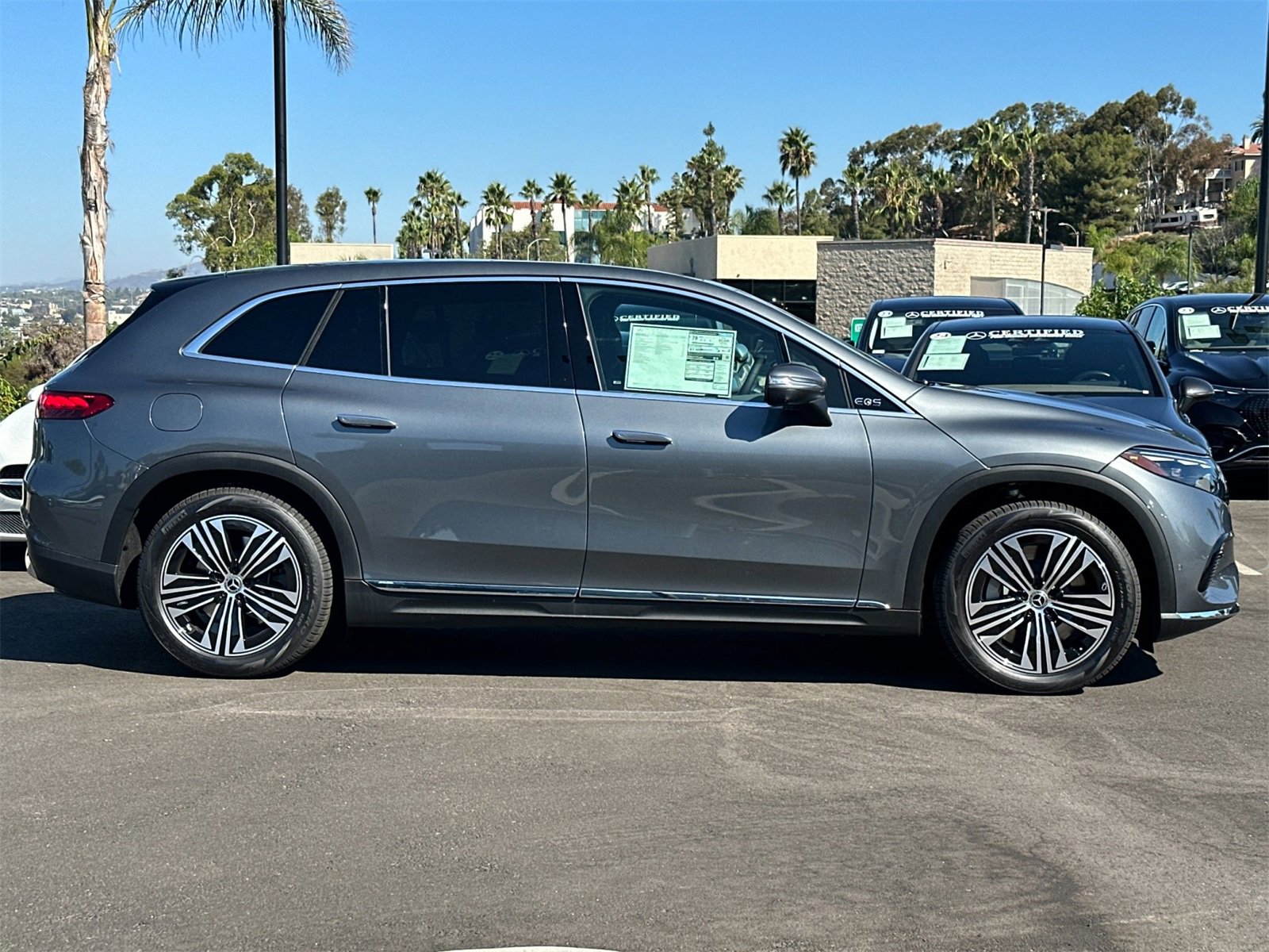 New 2026 Mercedes-Benz EQS 400 4MATIC SUV image 2