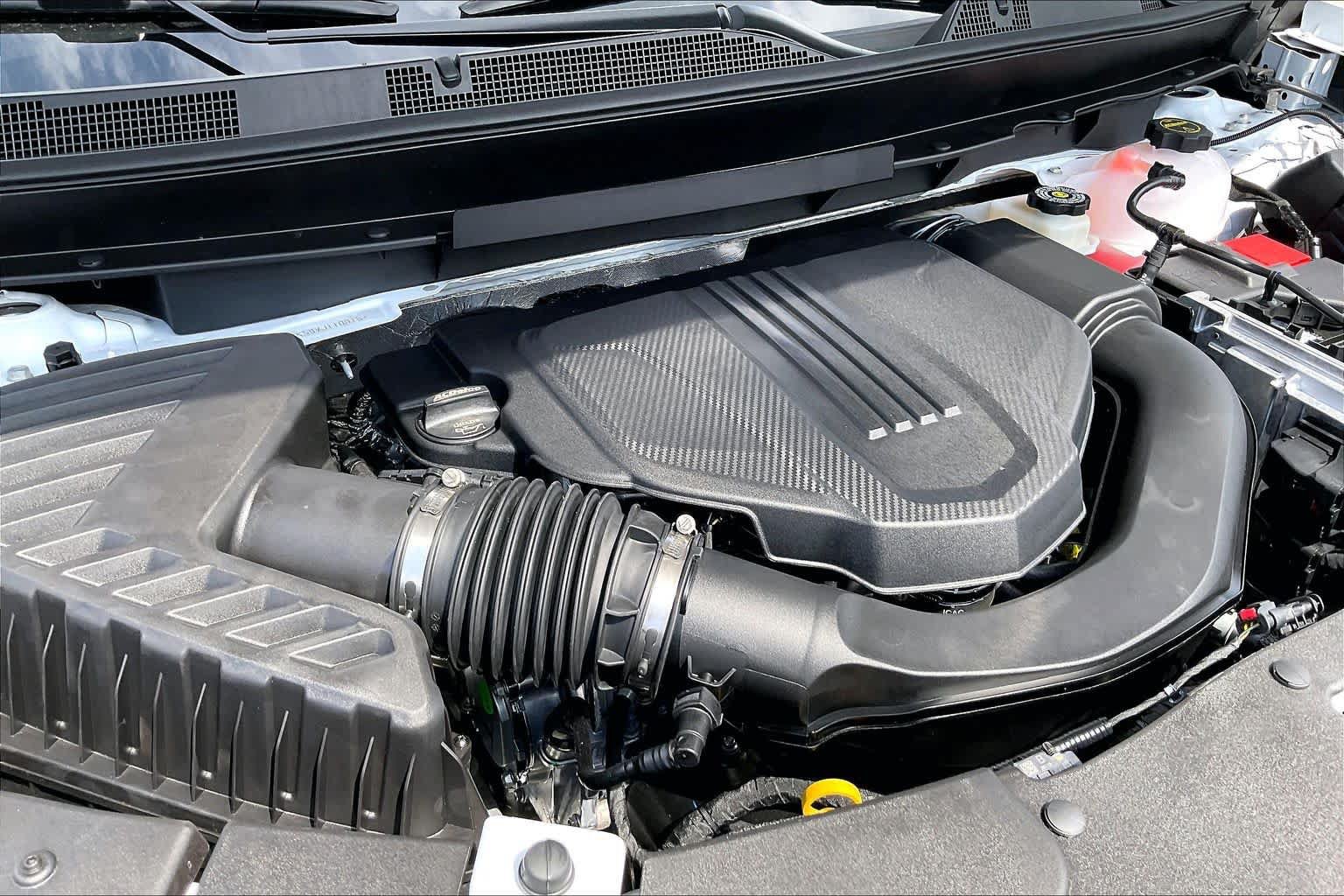New 2027 Chevrolet Traverse LT w/ Driver Confidence Package FWD image 17