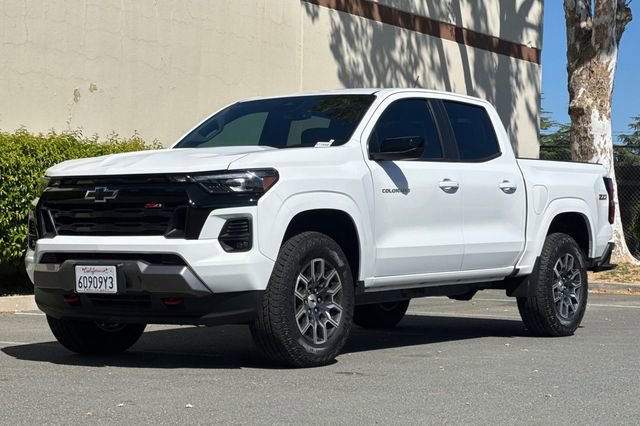 Used 2024 Chevrolet Colorado Z71 w/ Z71 Convenience Package 2 image 8