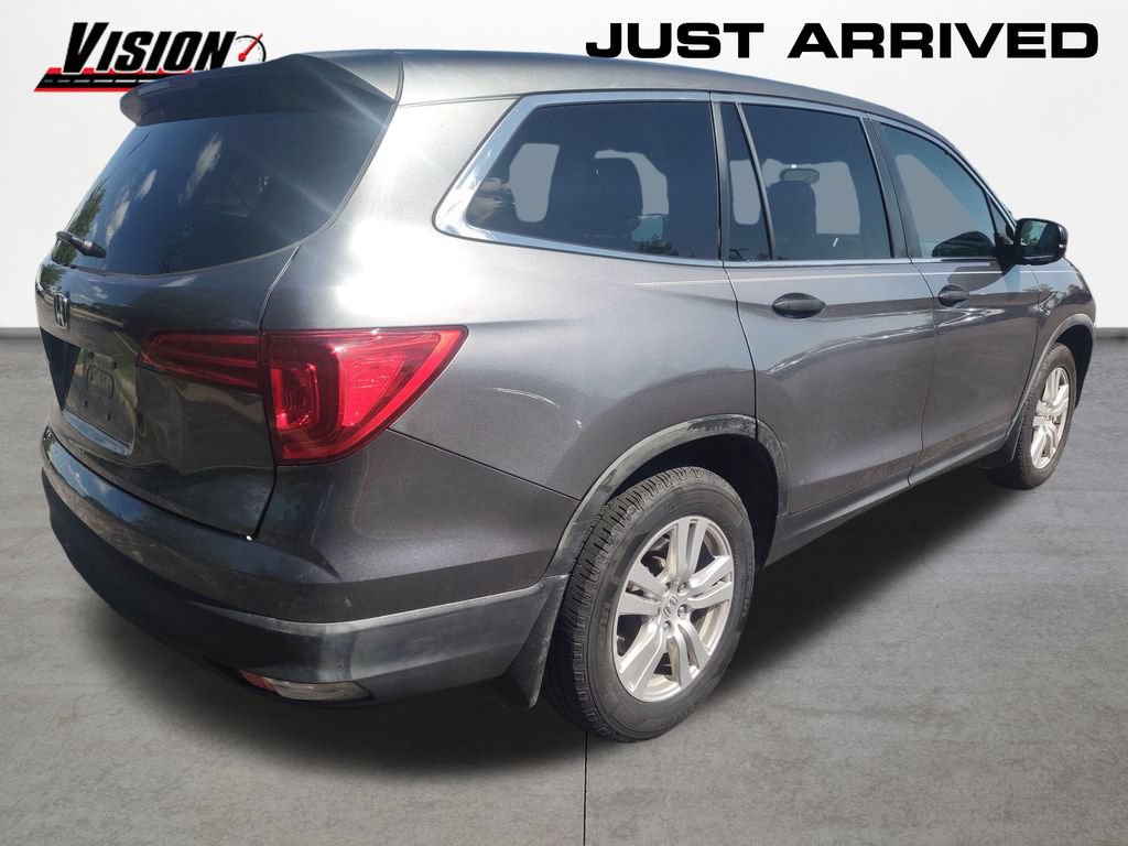 Used 2016 Honda Pilot LX image 5