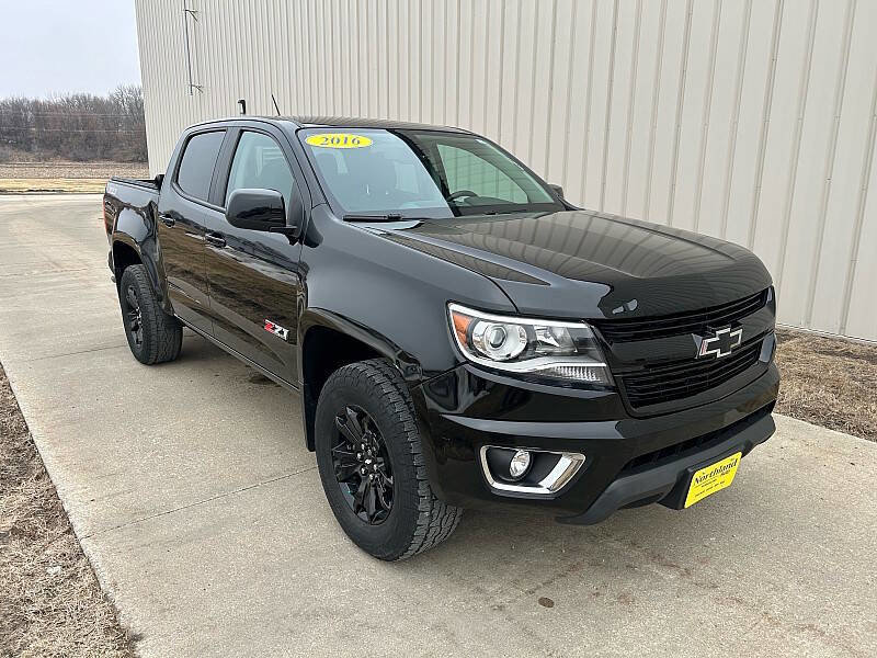Used 2016 Chevrolet Colorado Z71 w/ Z71 Midnight Edition AWD/4WD image 3