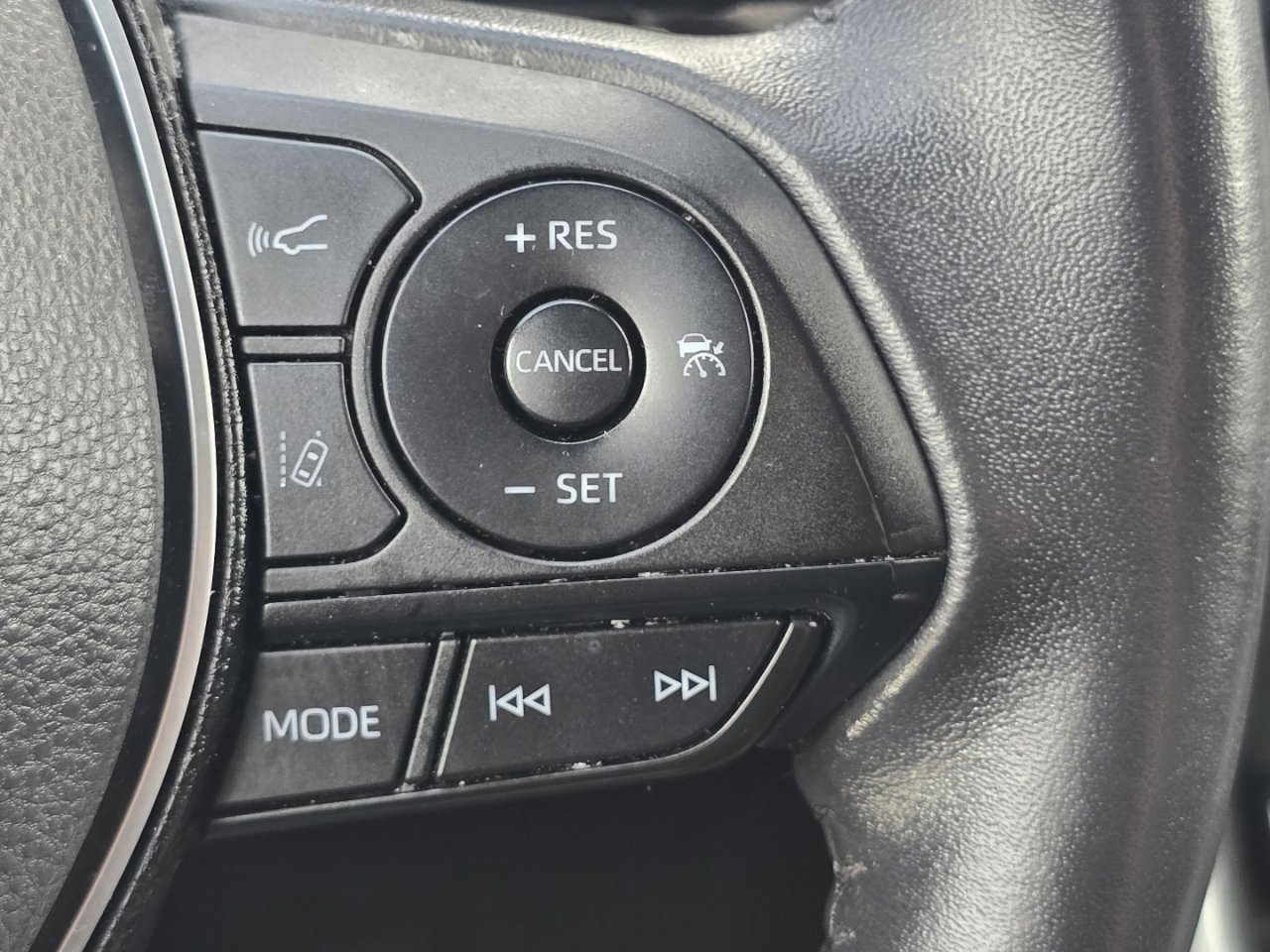 Certified 2022 Toyota RAV4 XSE AWD/4WD image 32