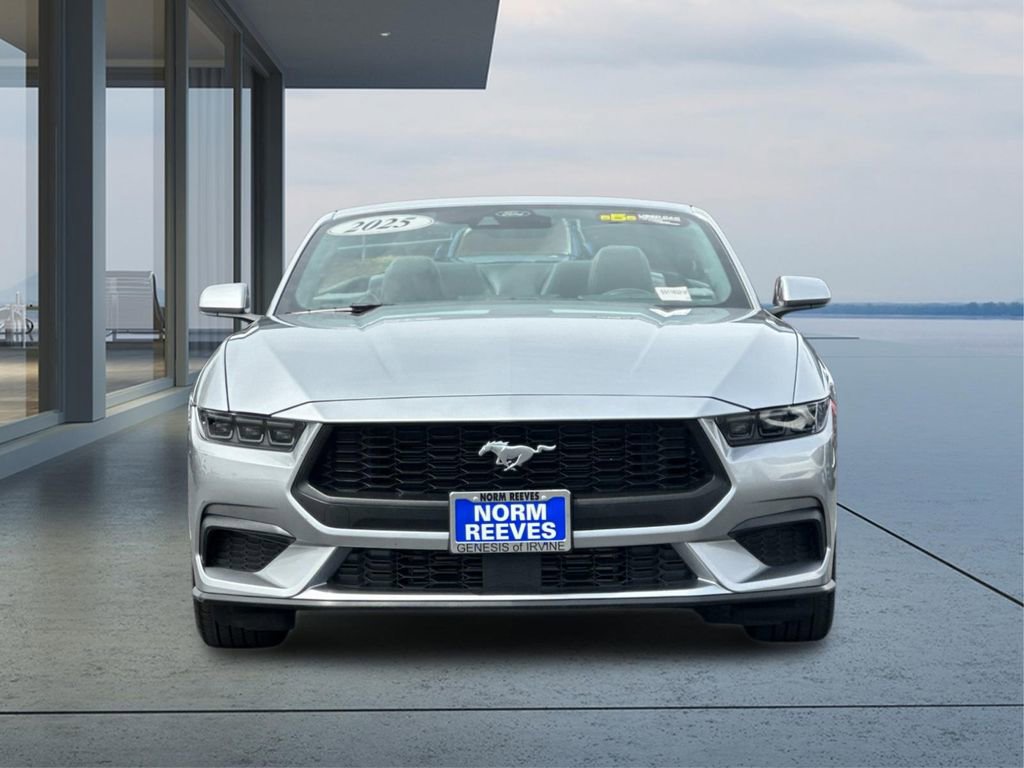 Used 2025 Ford Mustang Convertible image 9