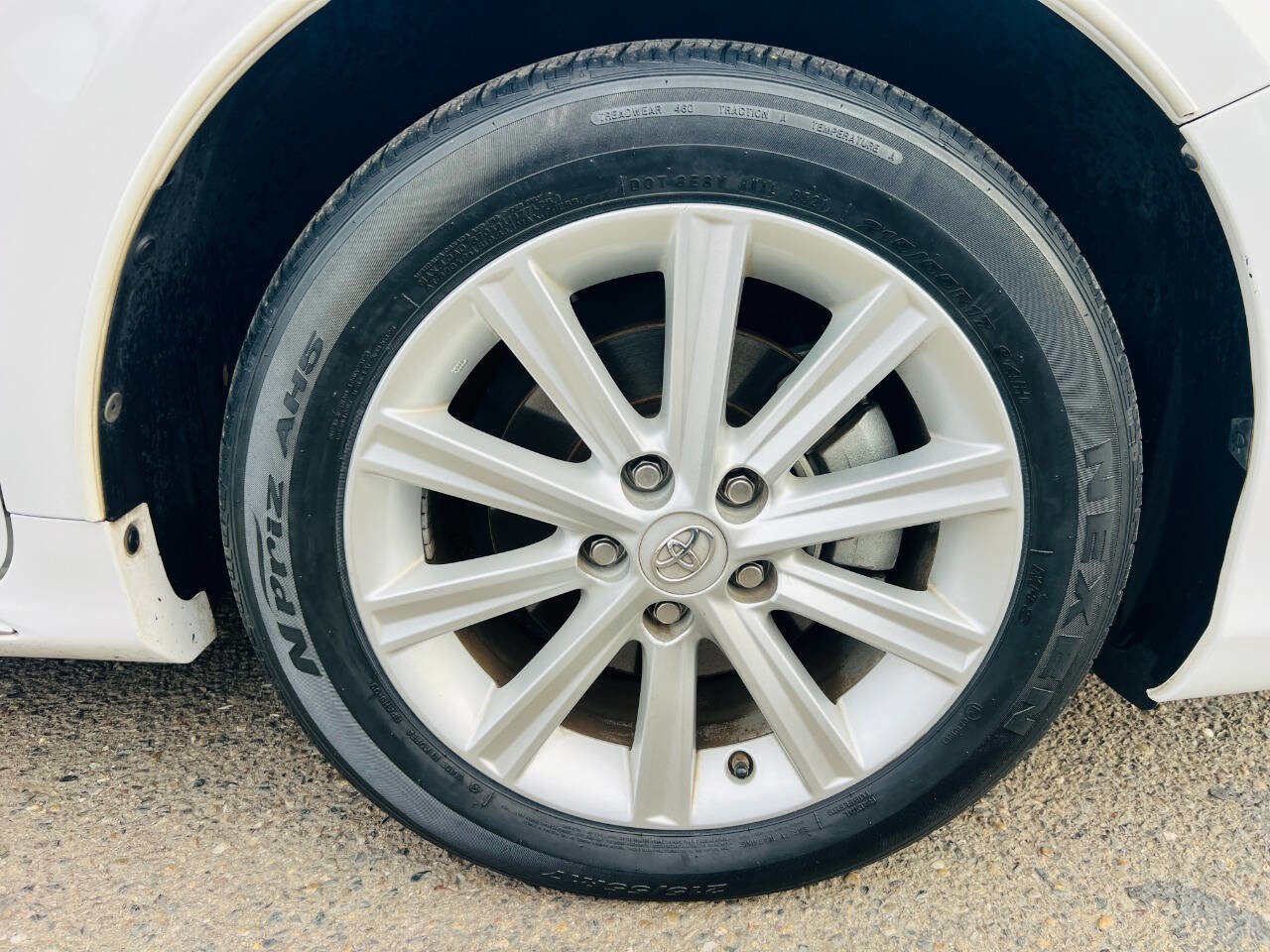 Used 2014 Toyota Camry XLE image 13