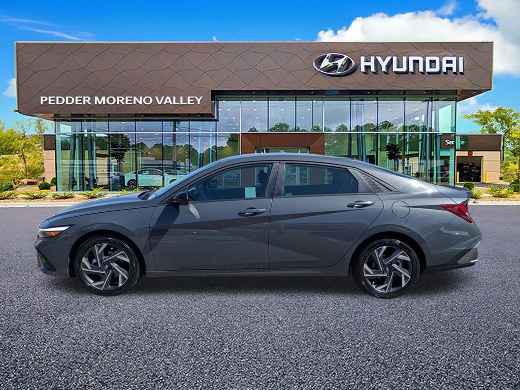 Certified 2025 Hyundai Elantra Sport image 6