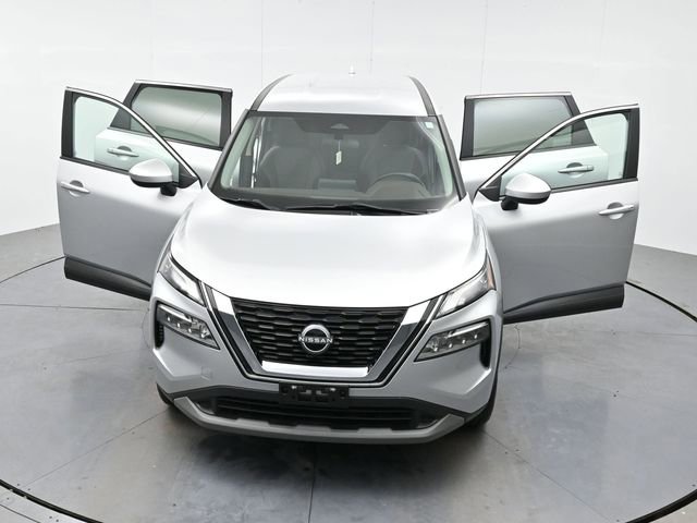 Used 2023 Nissan Rogue SV image 42