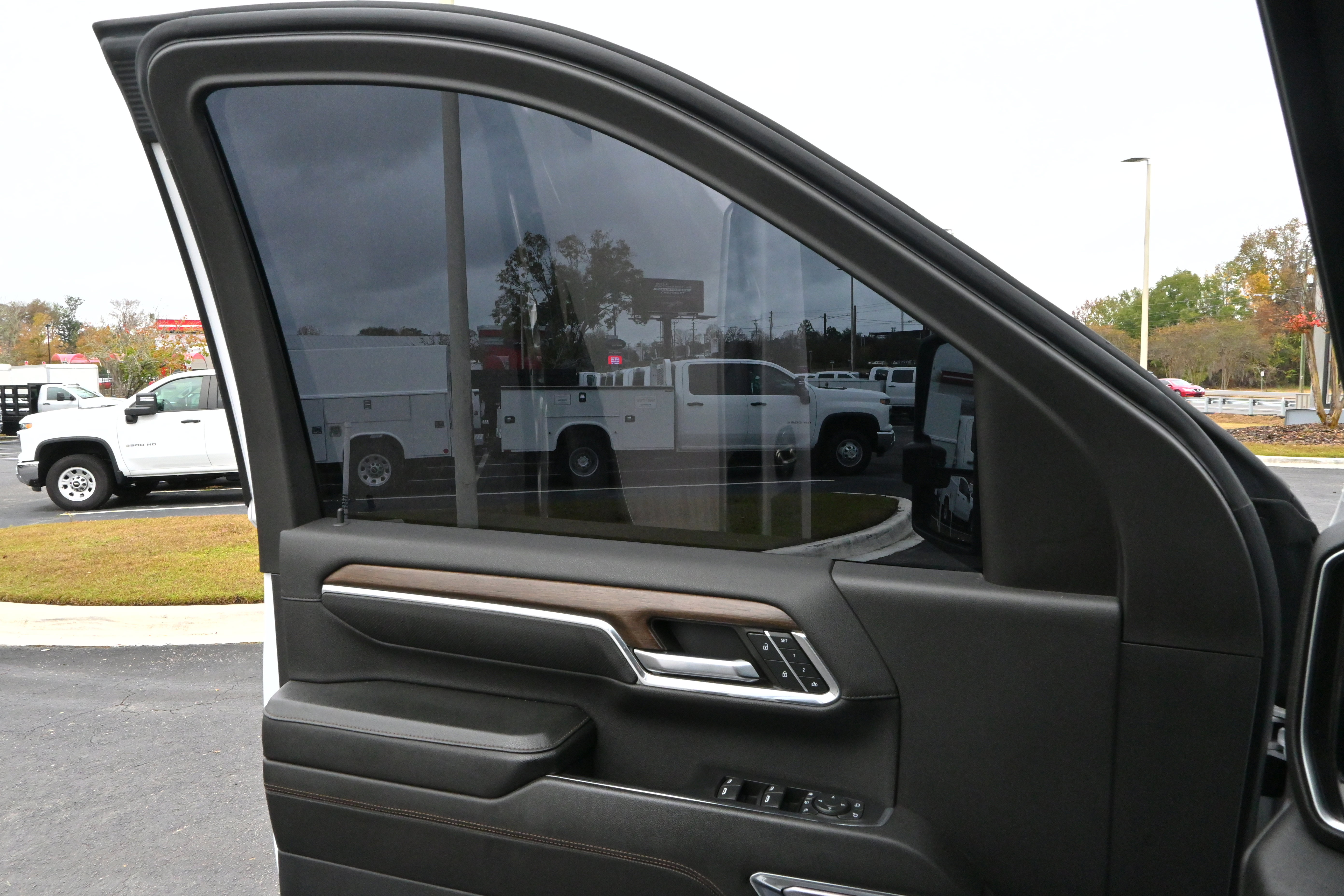 Used 2024 Chevrolet Silverado 2500 High Country w/ High Country Premium Package image 22