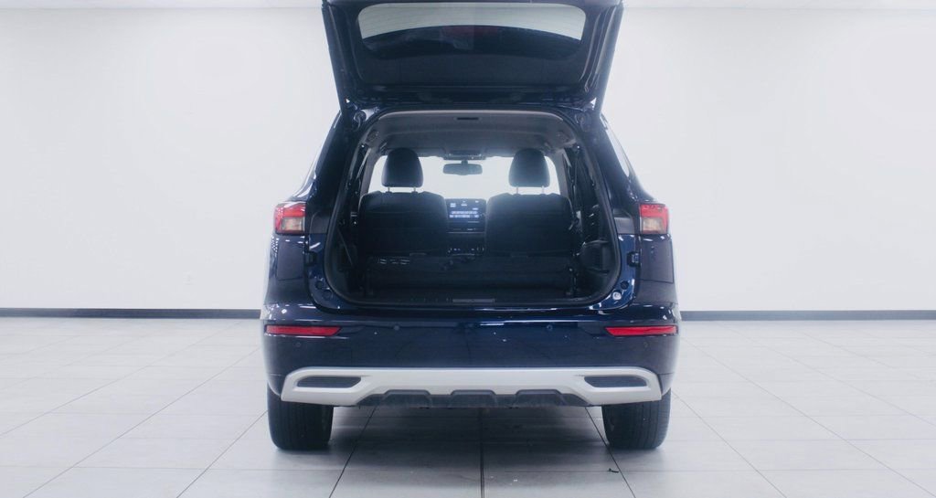 Used 2023 Mitsubishi Outlander SEL image 9