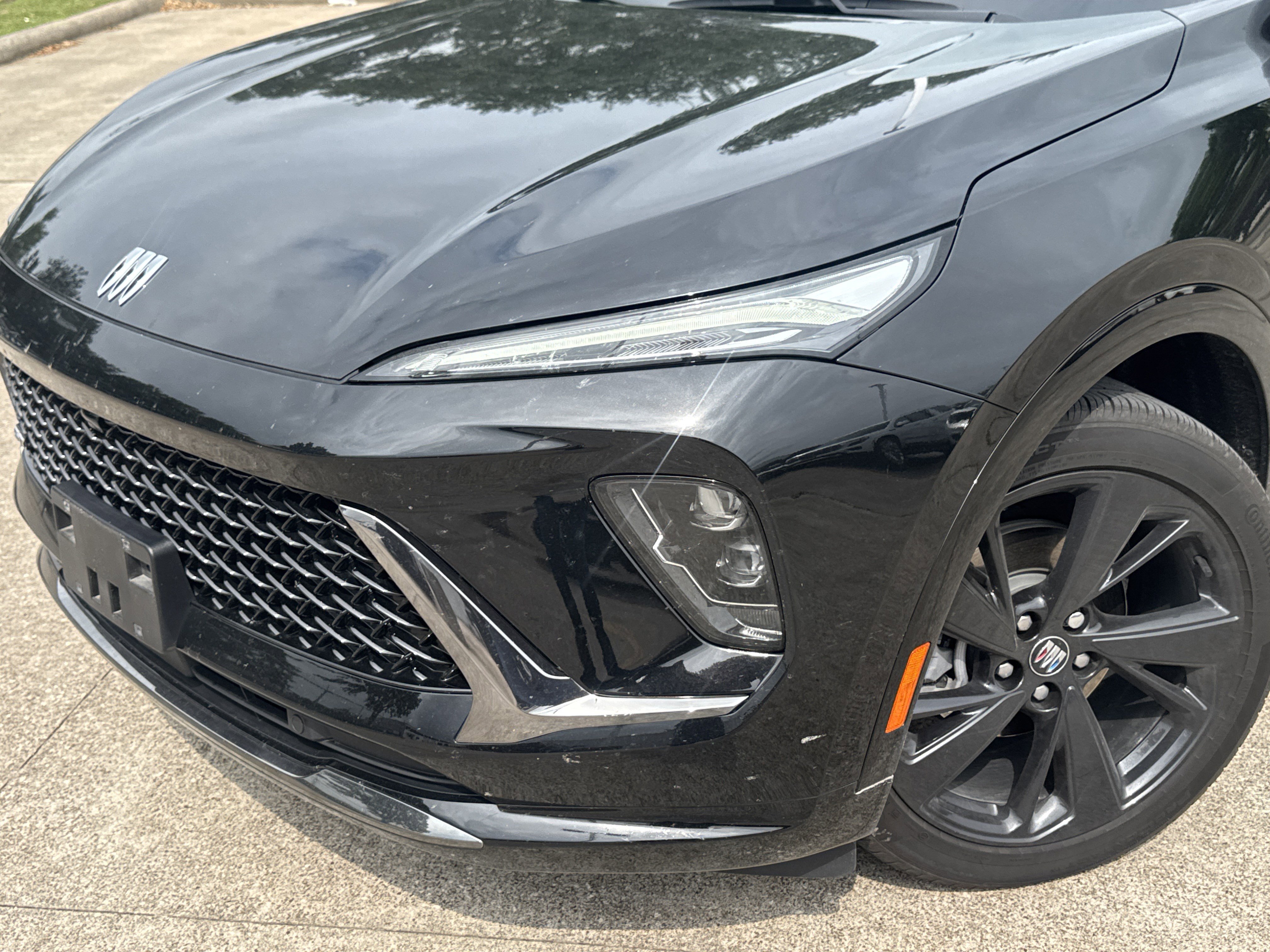 Used 2025 Buick Envision Sport Touring AWD/4WD image 2