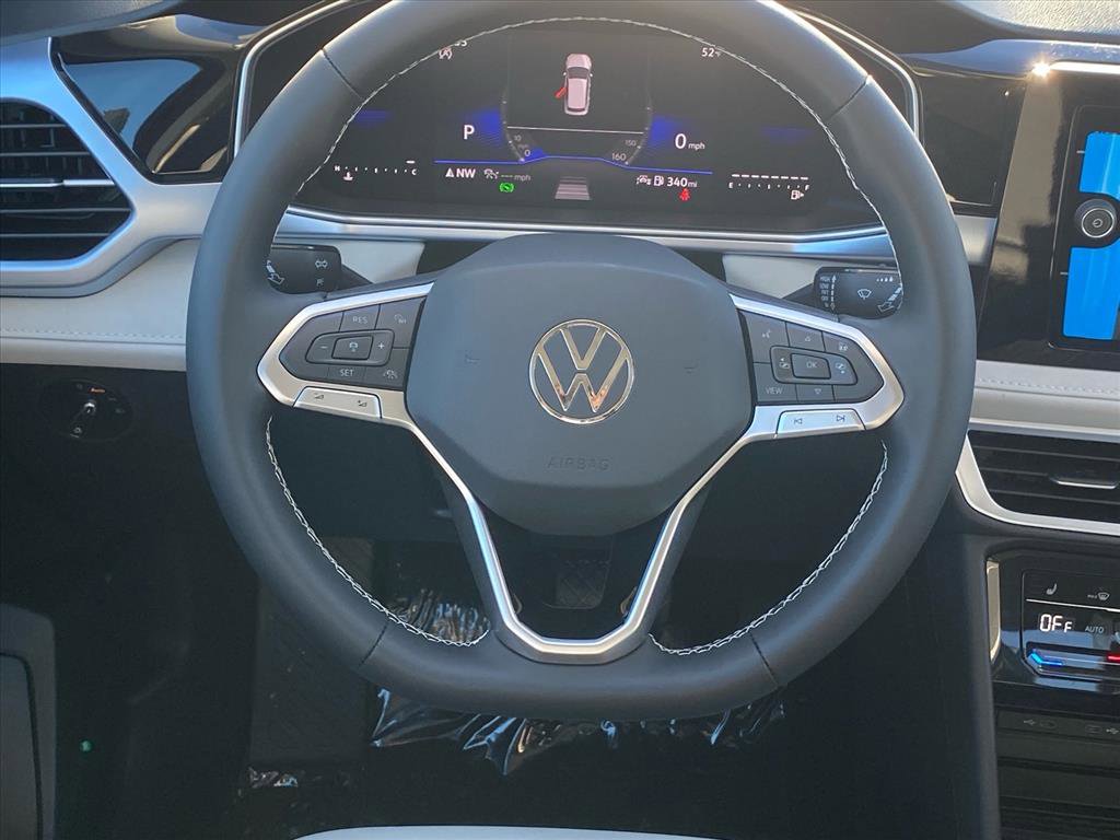 New 2026 Volkswagen Taos SE image 4