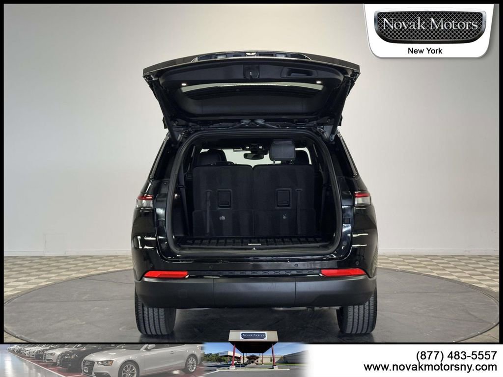 Used 2024 Jeep Grand Cherokee L Altitude AWD/4WD image 6