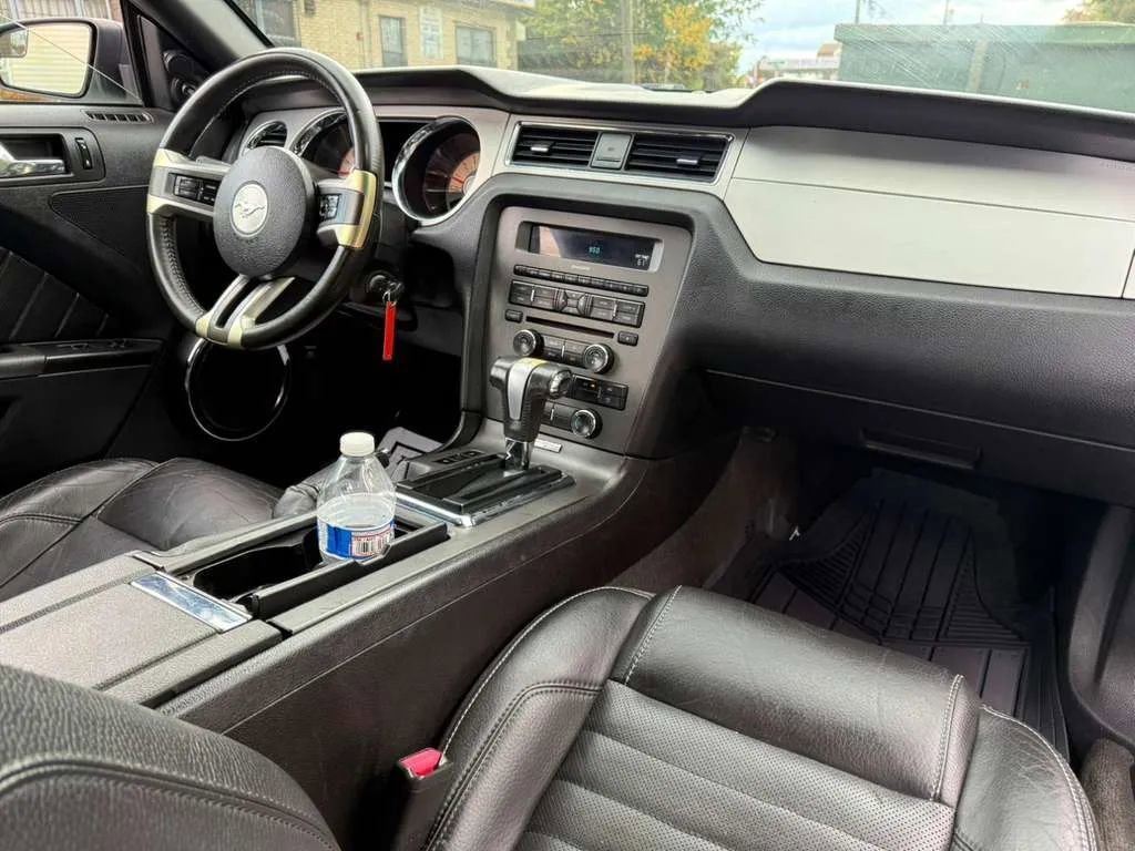 Used 2012 Ford Mustang Premium image 9