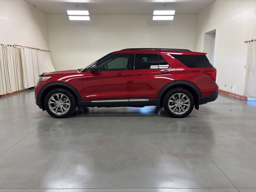Used 2022 Ford Explorer XLT w/ Equipment Group 202A AWD/4WD image 5