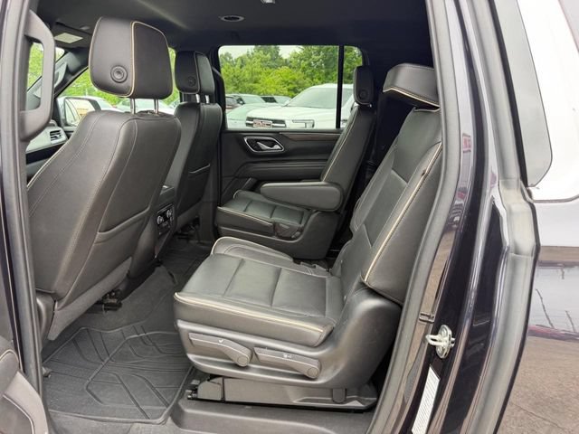 Used 2022 Chevrolet Suburban Premier AWD/4WD image 8