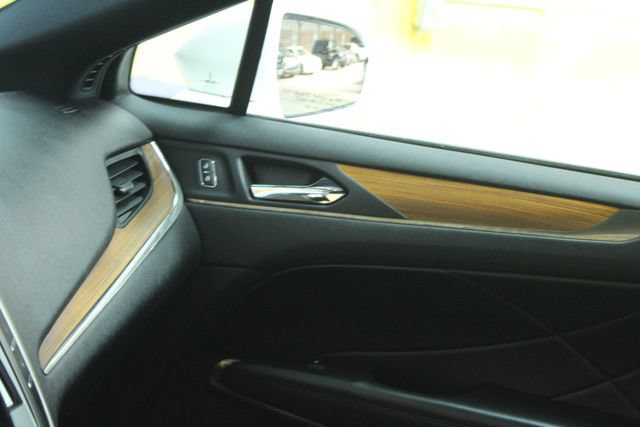 Used 2019 Lincoln MKC Reserve w/ MKC Technology Package AWD/4WD image 11