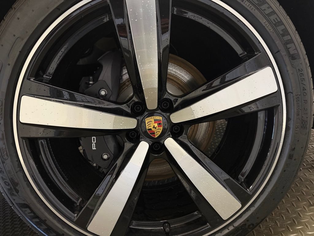 Certified 2026 Porsche Macan AWD/4WD image 36