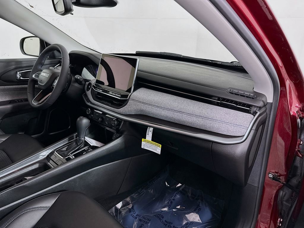 Certified 2022 Jeep Compass Latitude image 38