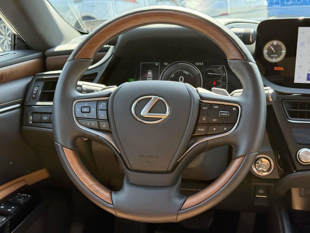 Used 2024 Lexus ES 300h w/ Technology Package FWD image 9