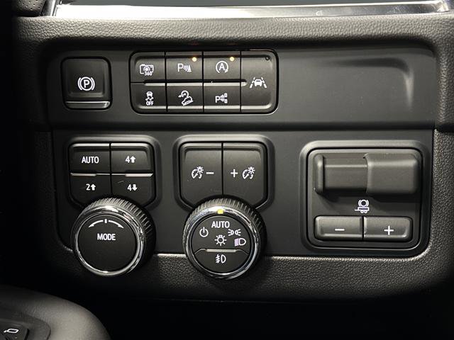 New 2026 Chevrolet Tahoe High Country w/ Sun And Tow Package image 27