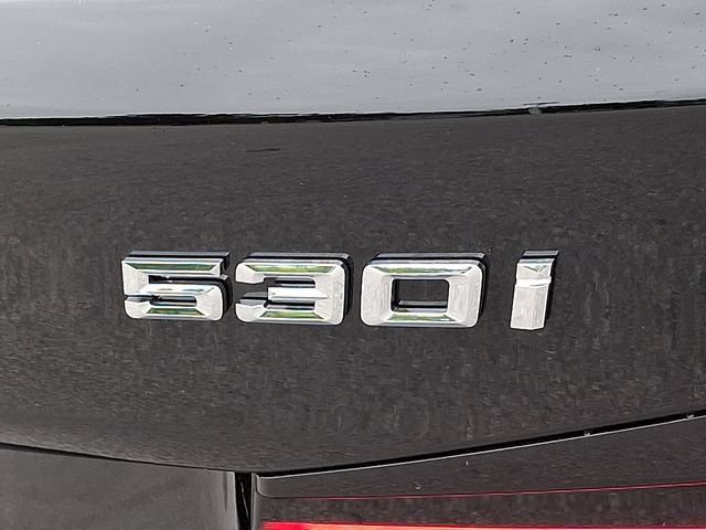 Used 2023 BMW 530i w/ Premium Package RWD image 39