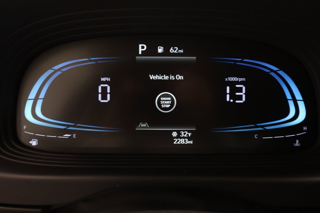 Certified 2025 Hyundai Venue SEL image 28