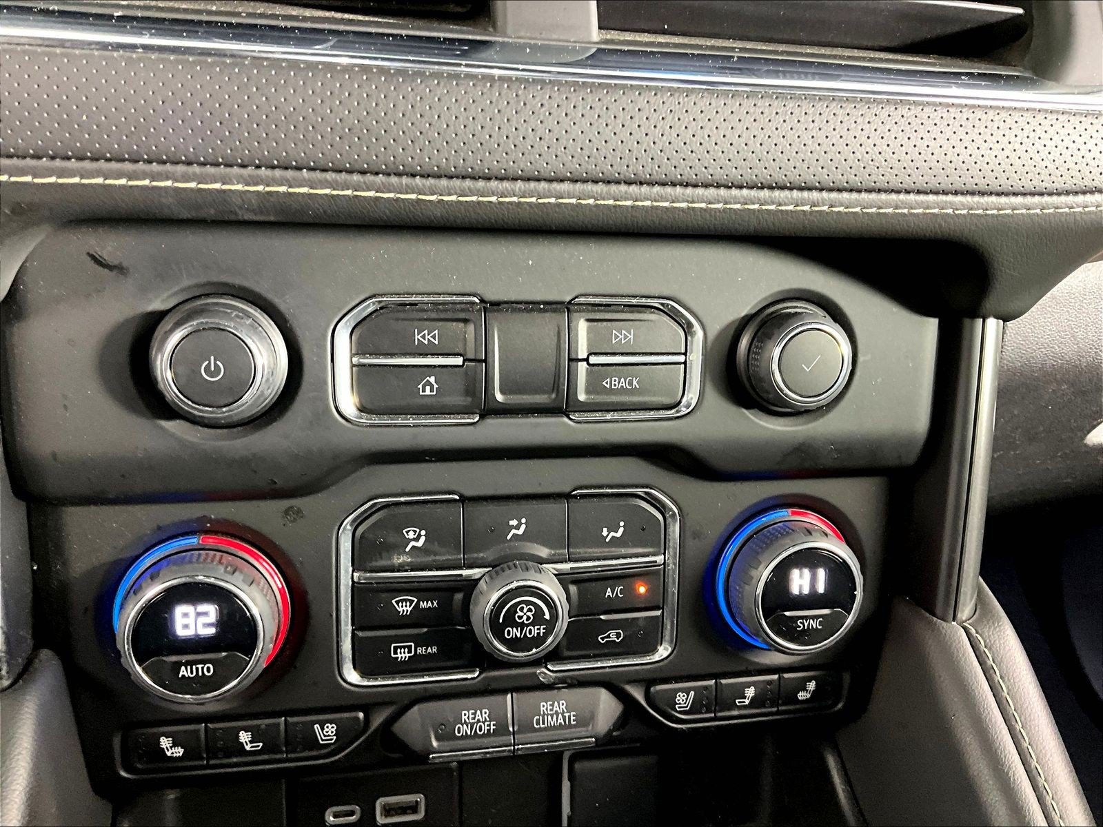 Used 2023 Chevrolet Tahoe Premier AWD/4WD image 36