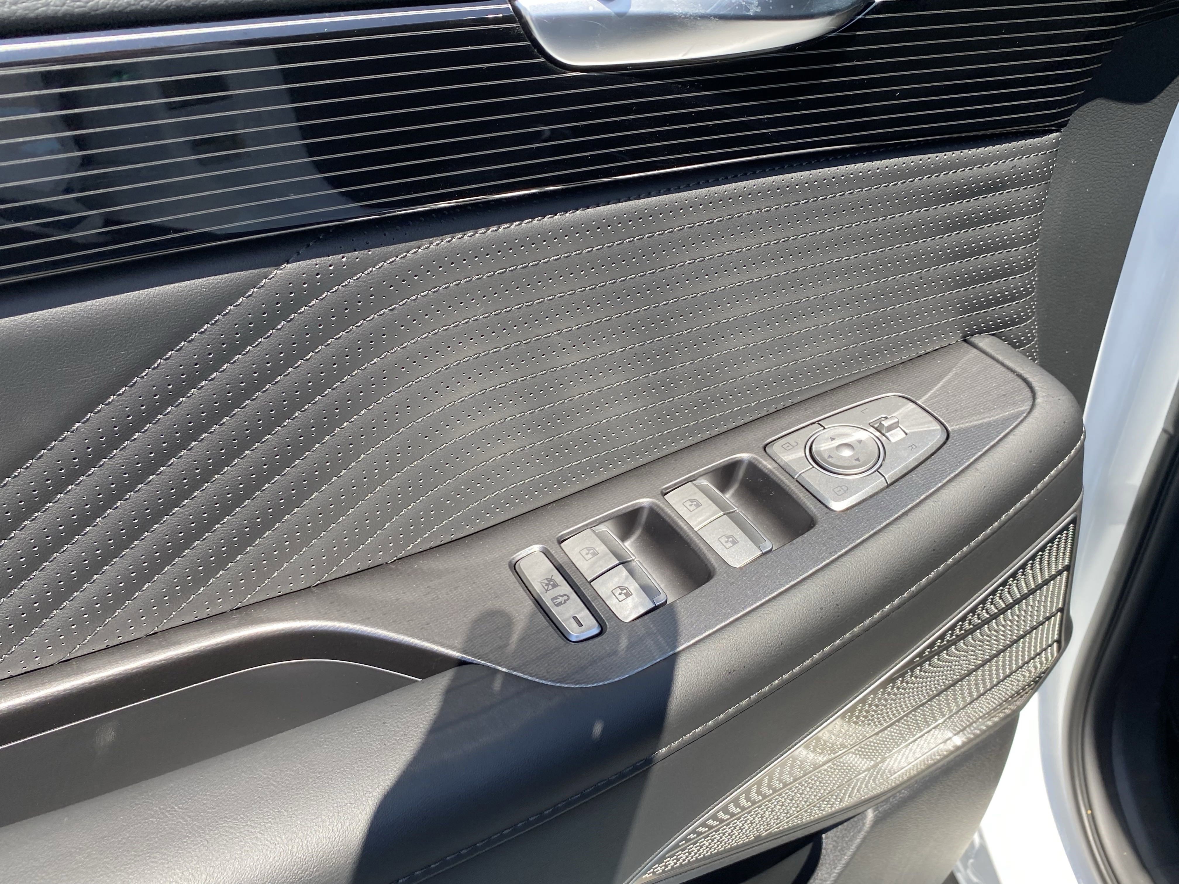 Used 2025 Hyundai Palisade Calligraphy image 17