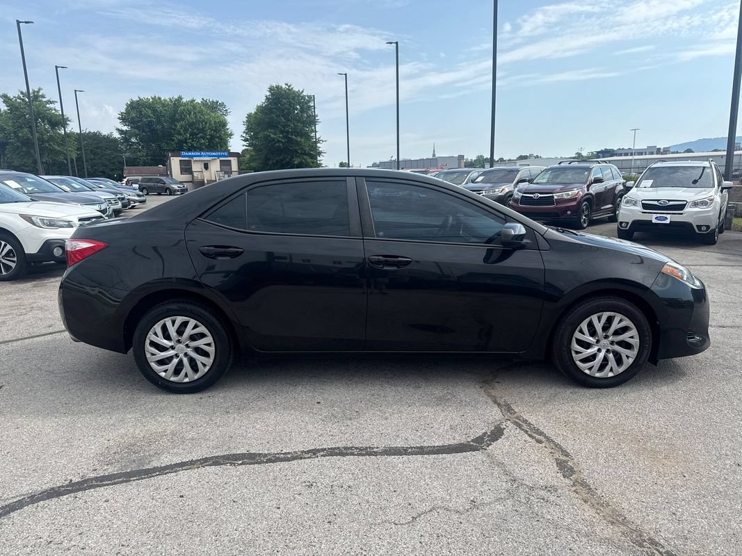 Used 2017 Toyota Corolla LE FWD image 6