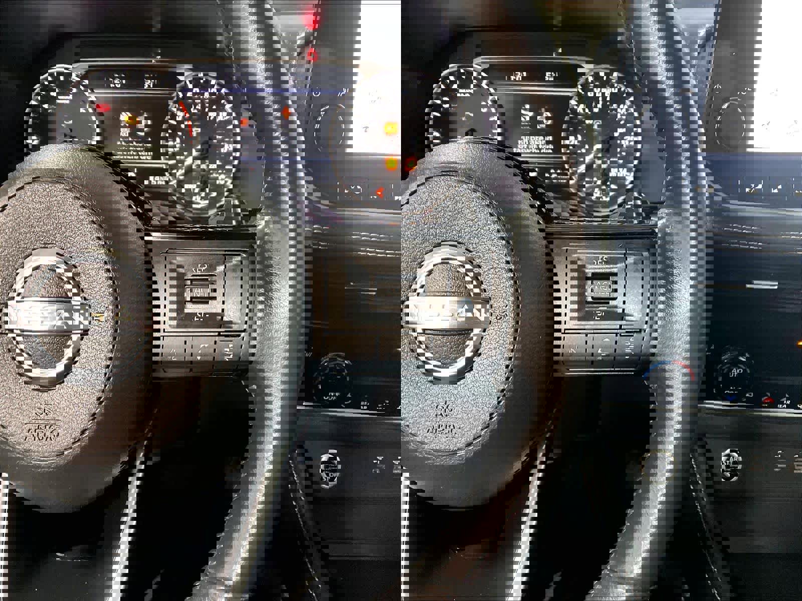 Used 2022 Nissan Rogue SL w/ SL Premium Package image 24