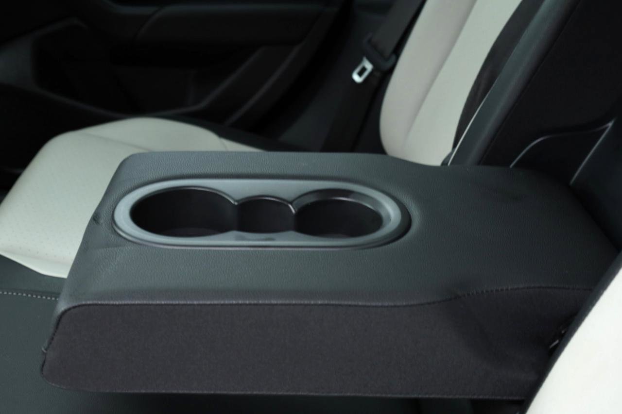 Used 2020 Volkswagen Jetta R-Line w/ R-Line Cold Weather Package image 15