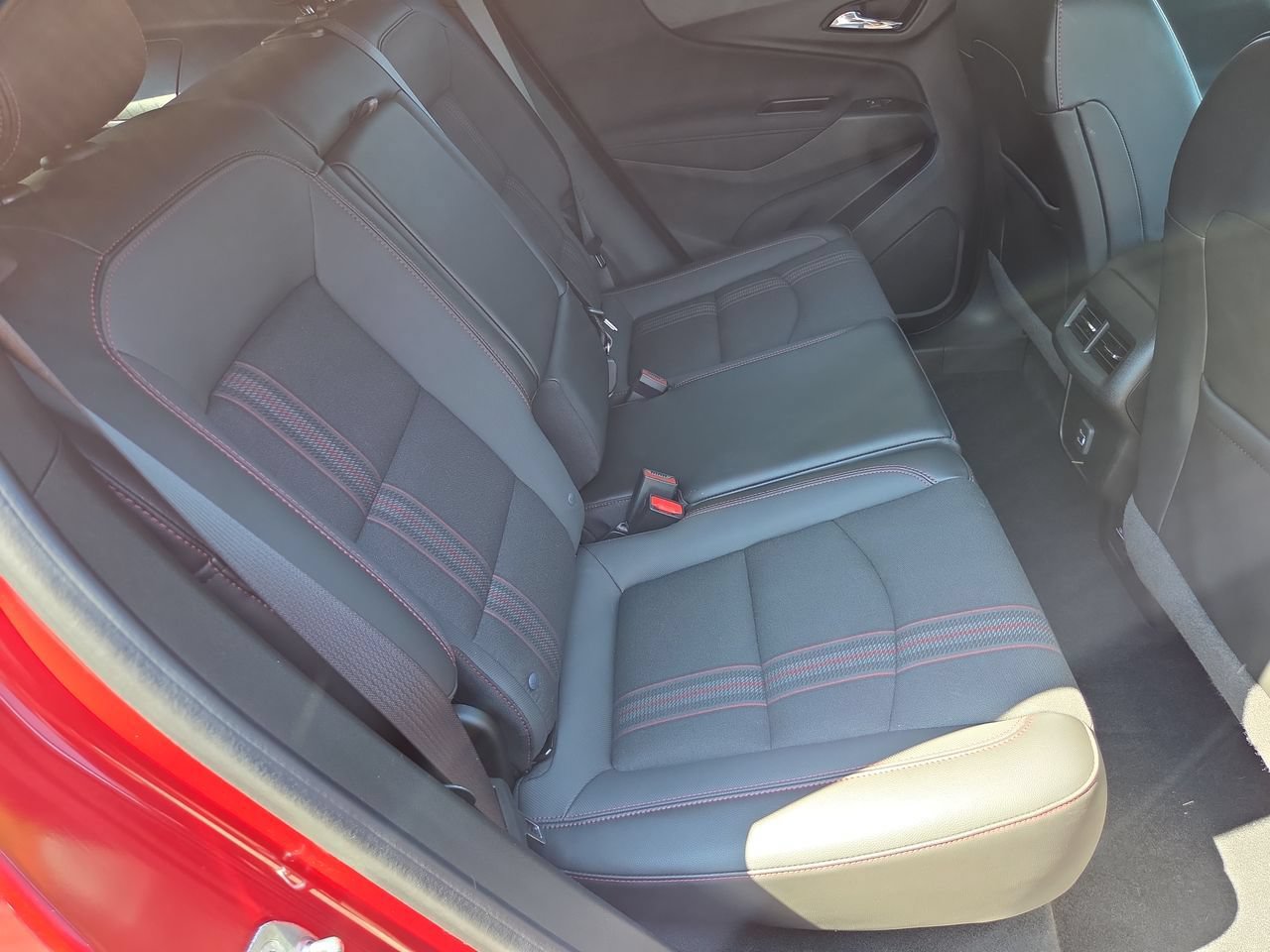 Used 2022 Chevrolet Equinox RS w/ Infotainment Package FWD image 21