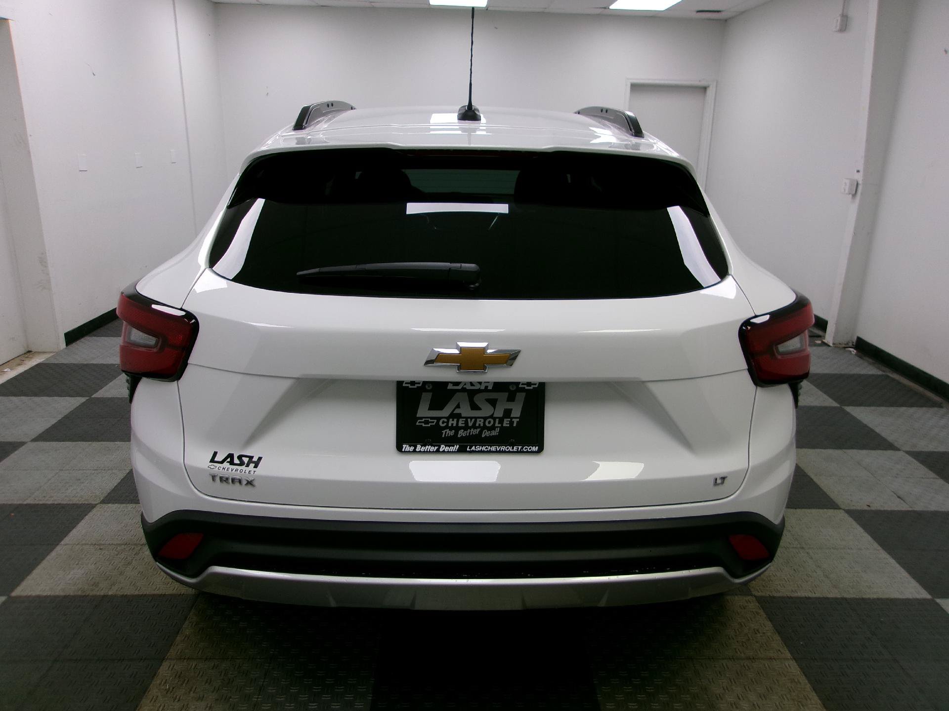 New 2026 Chevrolet Trax LT w/ LT Convenience Package FWD image 12