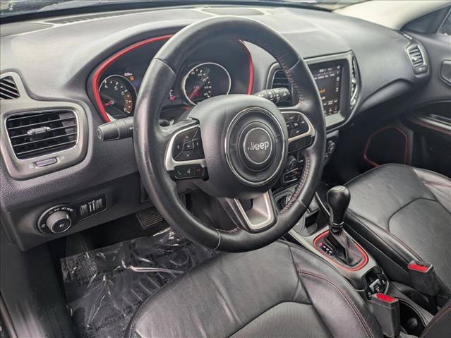 Used 2017 Jeep Compass Trailhawk w/ Leather Interior Group AWD/4WD image 9