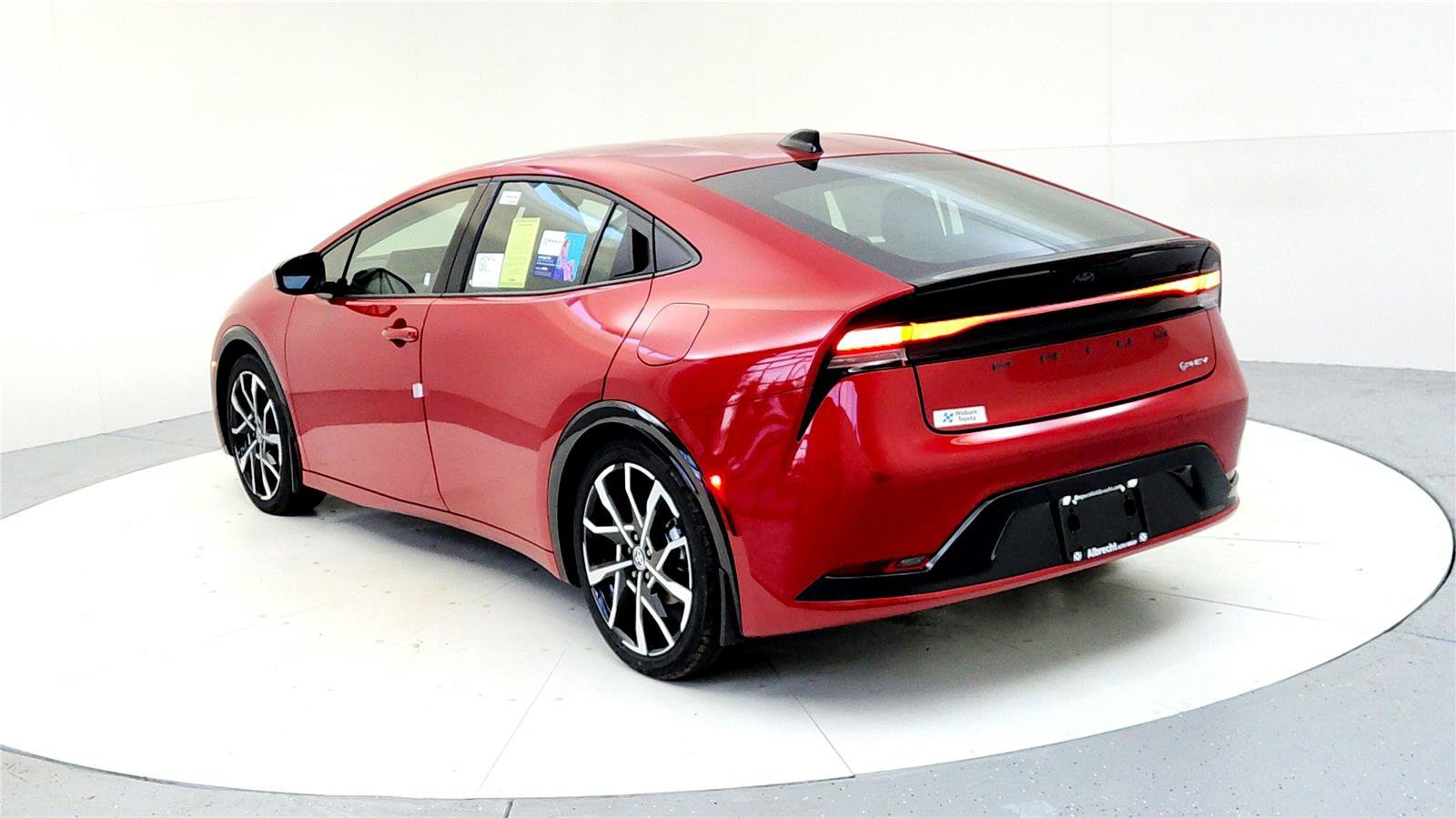 New 2026 Toyota Prius Plug-In Hybrid image 4