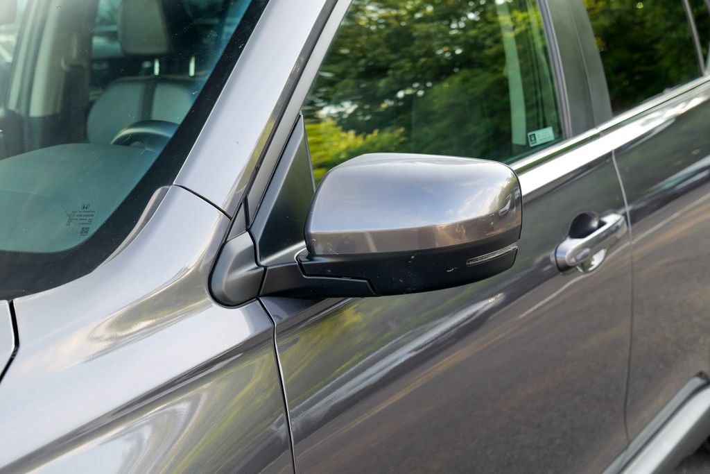 Used 2025 Honda Pilot EX-L image 11
