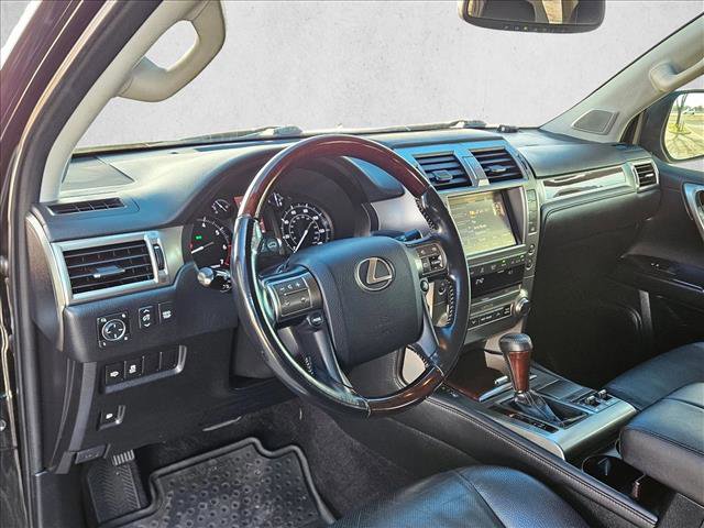 Used 2017 Lexus GX 460 image 10