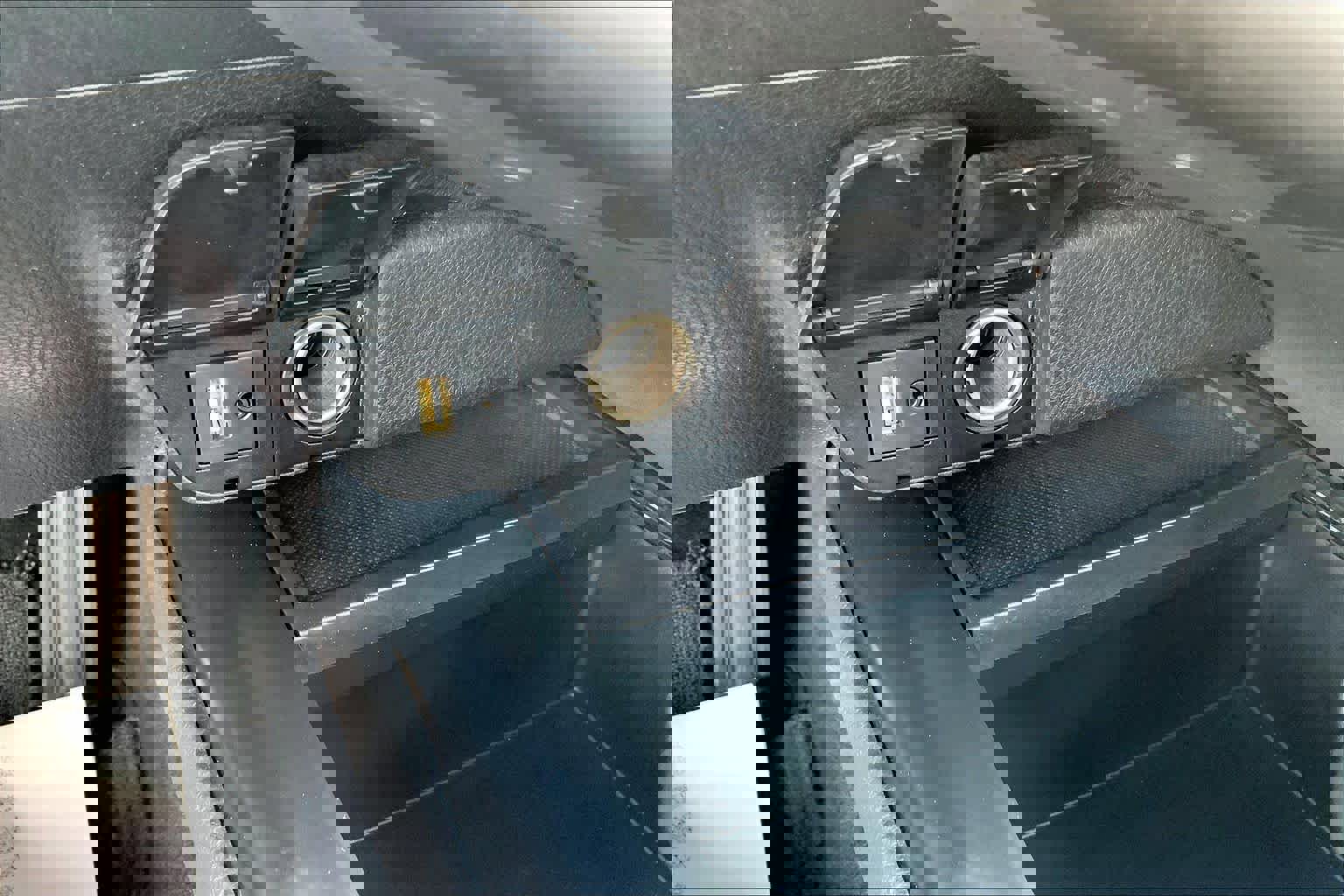 Used 2018 Toyota Camry LE image 31