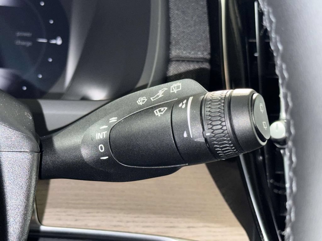 Certified 2025 Volvo XC90 T8 Plus w/ Protection Package Premier AWD/4WD image 29