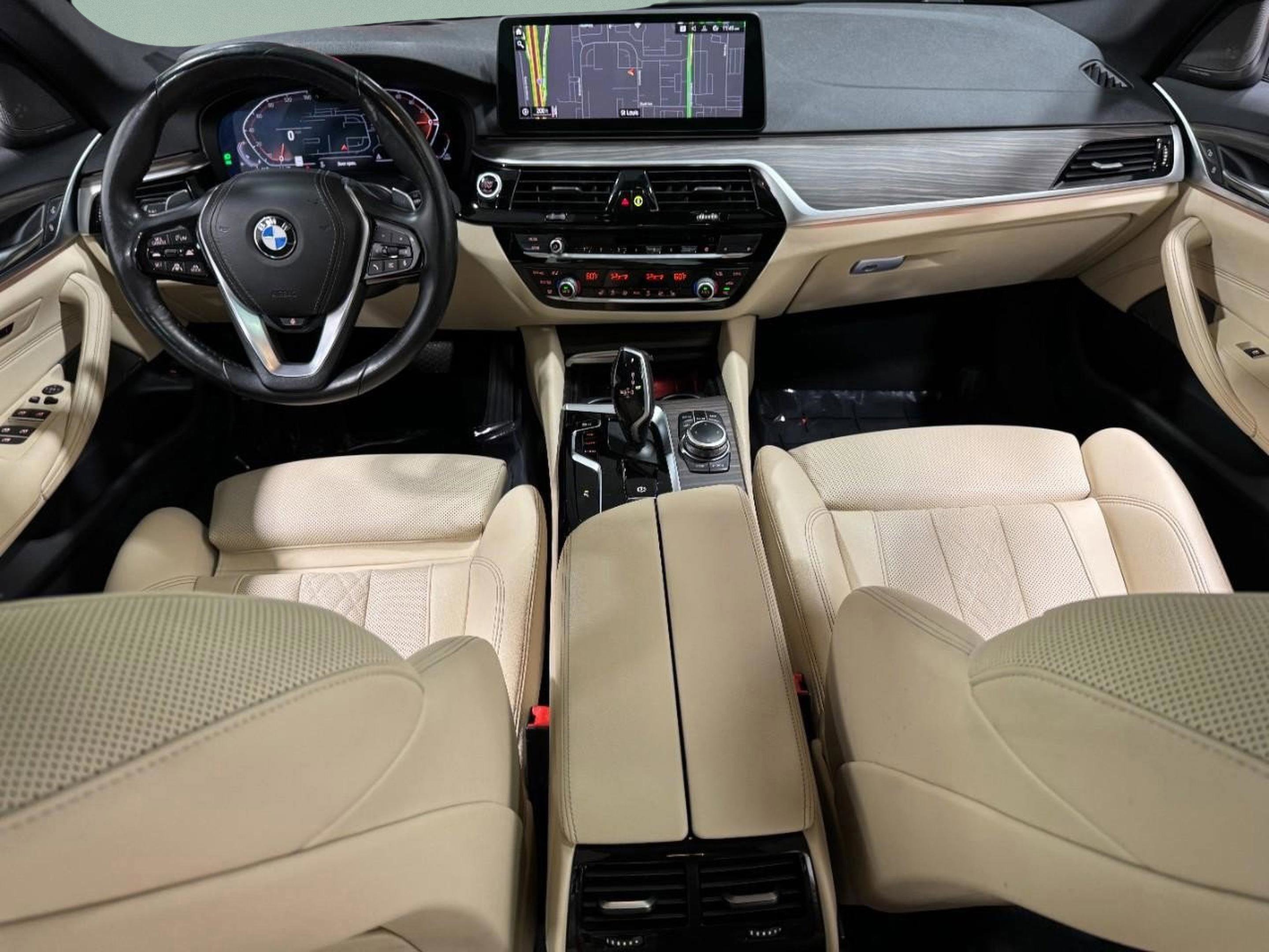 Used 2022 BMW 540i xDrive w/ Premium Package image 11
