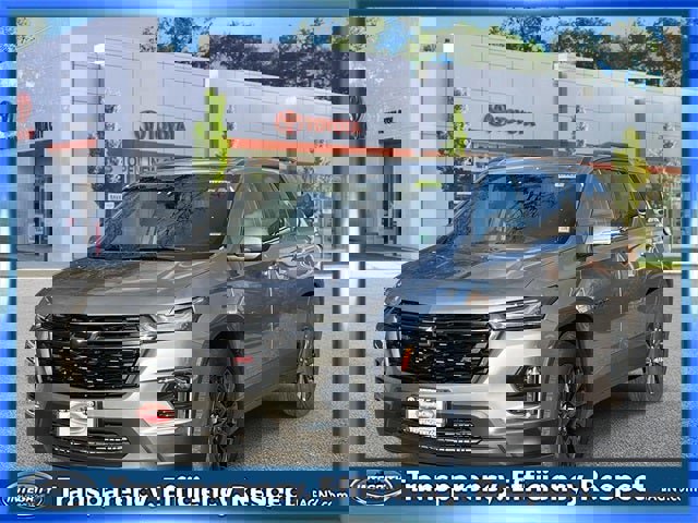 Used 2023 Chevrolet Traverse RS image 4