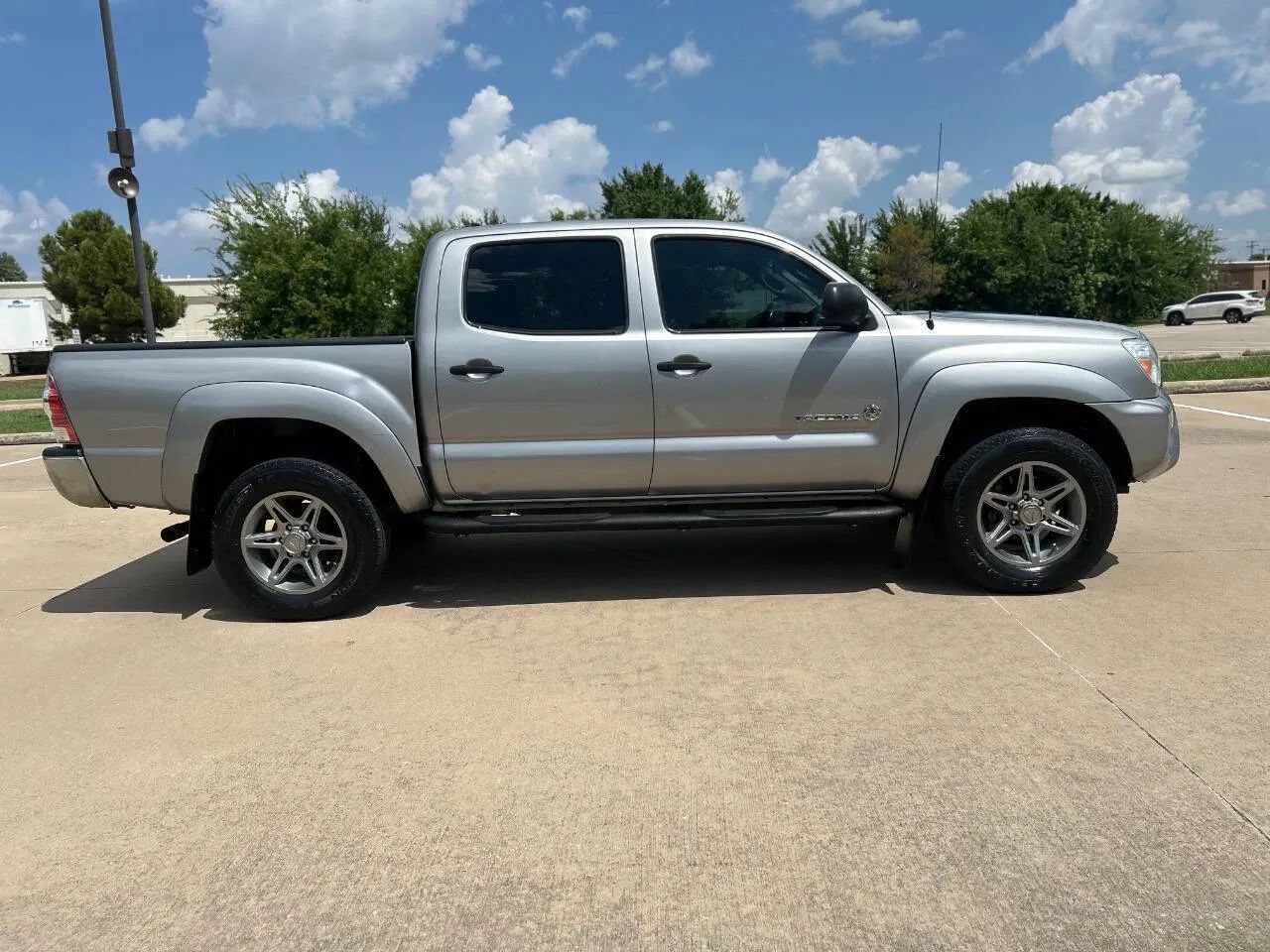 Used 2014 Toyota Tacoma PreRunner w/ SR5 Package RWD image 5