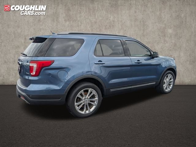 Used 2018 Ford Explorer XLT w/ Equipment Group 202A AWD/4WD image 9