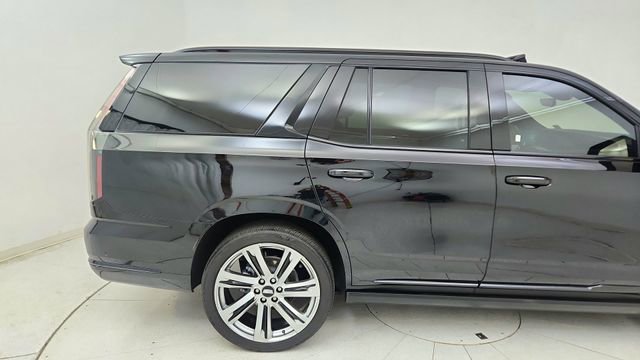 Used 2025 Cadillac Escalade Sport w/ Touring Package image 7