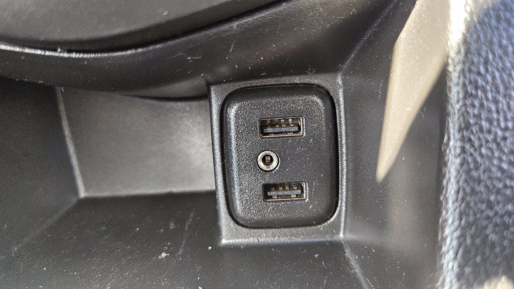 Used 2019 Chevrolet Sonic LT FWD image 36